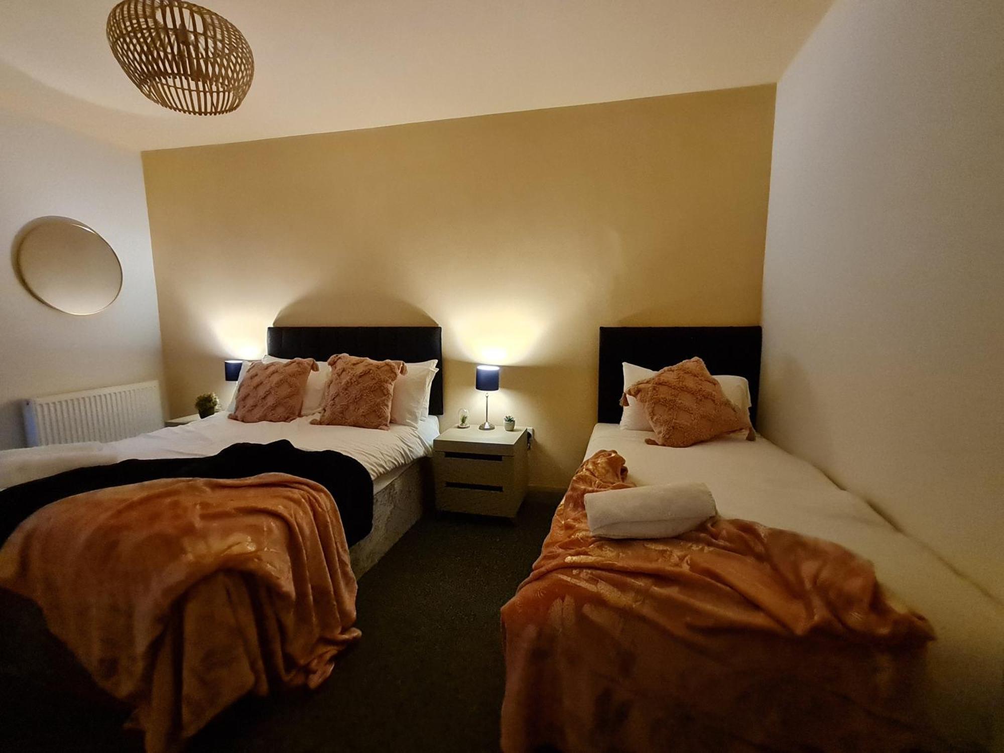 4 Bedroom Luxury House. Bike Park Wales. Secure Bike Store. Brecon Beacons Dowlais Exterior foto